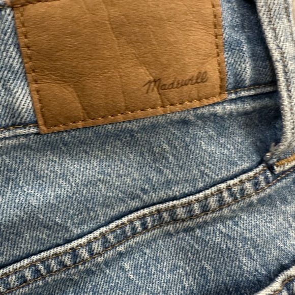 Madewell The Perfect Vintage Straight Jean
Sz 27 – Fair Trade Certified Factory - Picture 10 of 10